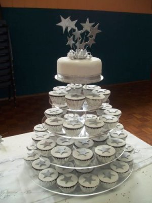 Summer Petal Cakes Gallery Wedding Cakes in Bedfordshire Eggless 